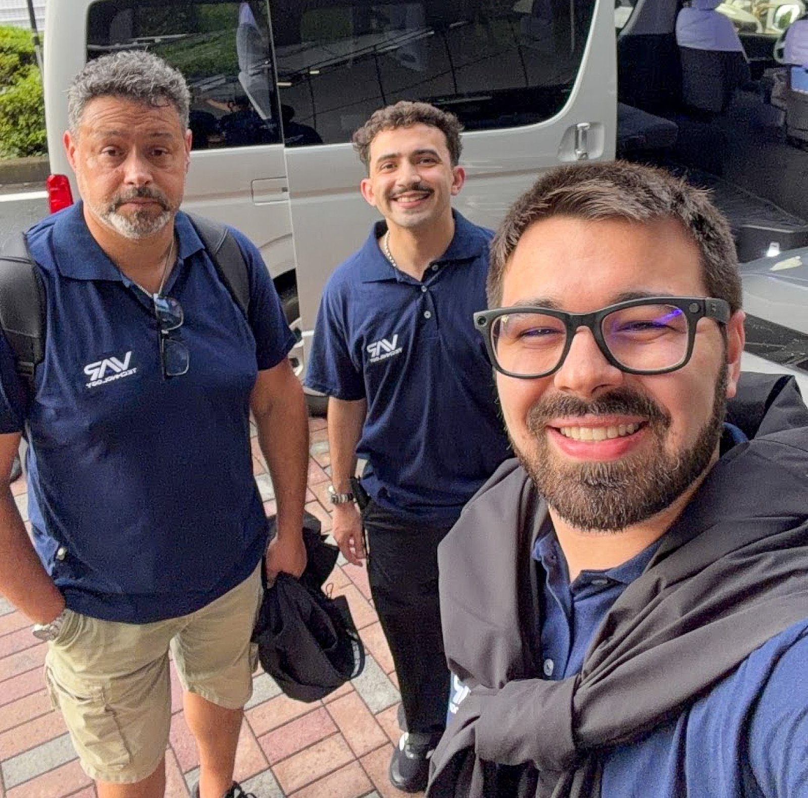 Selfie del equipo camino a la sede